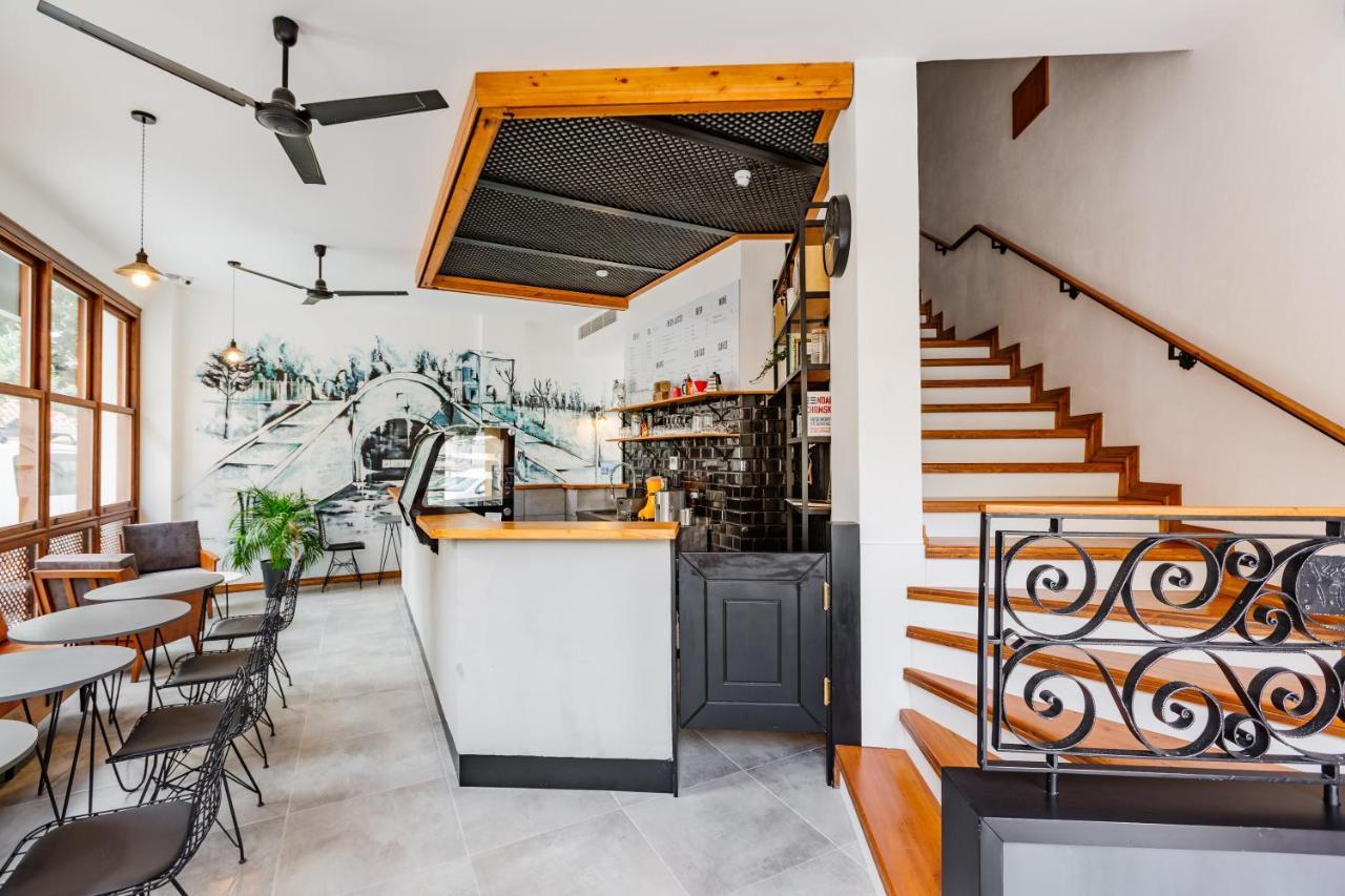 Djumba Hotel & Cafe Никосия Экстерьер фото